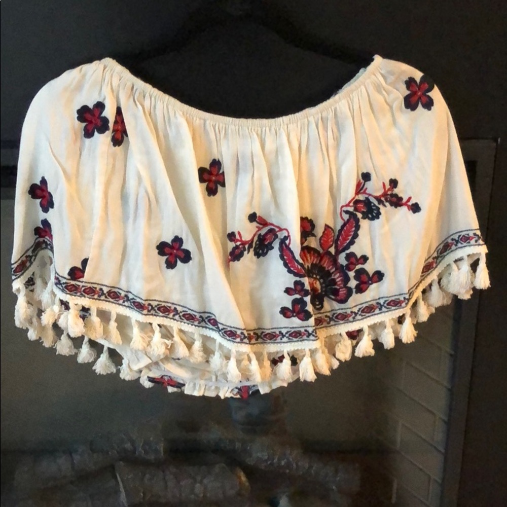Off the shoulder embroidered shirt